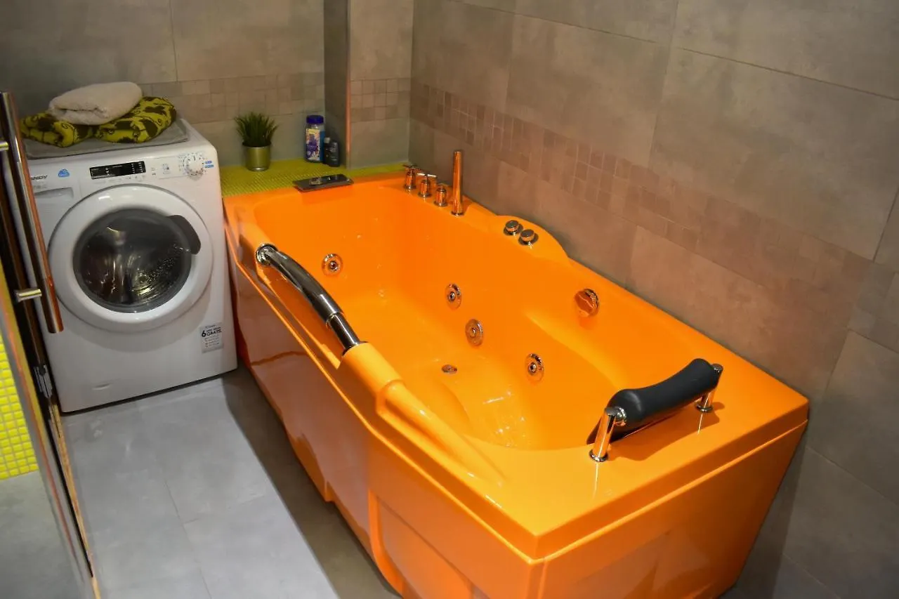 New Central Rooftop With Private Wellness, Sauna & Whirlpool Bath Prague 0*,